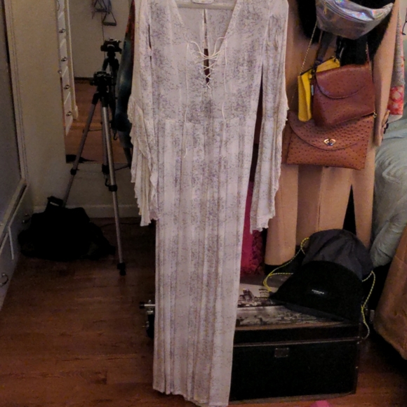 Nwot Stylestalker white dress open back cut outs - Picture 6 of 6